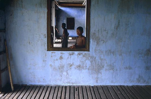 Boys at a monastery next to Angkor Wat ⓒSteve McCurry