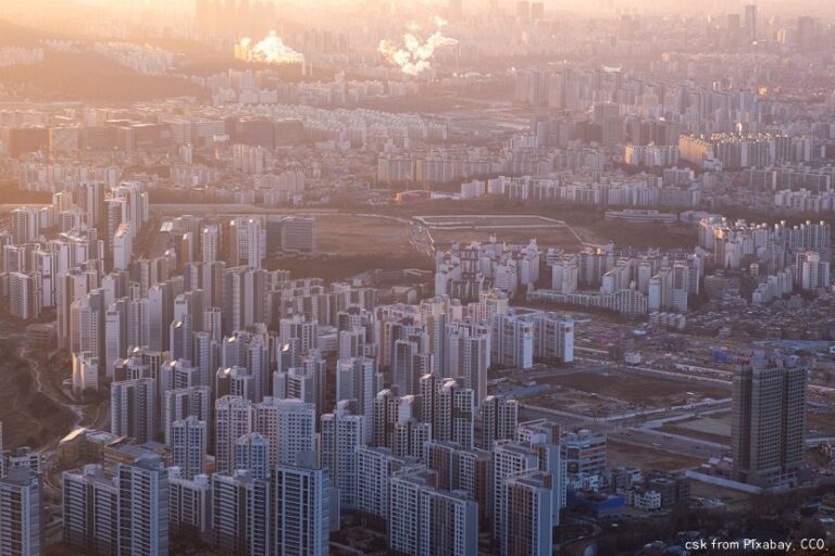 택지 개발로 돈 벌고 임대주택은 시늉만, LH의 흑역사를 끝내야 한다.