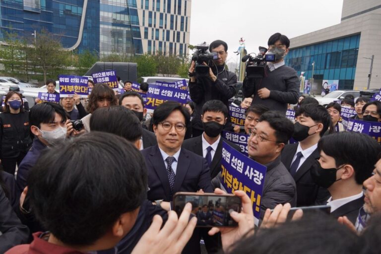 이진숙의 ‘사랑하는 후배’ 신동호 EBS 알박기, 일단 제동 건 법원
