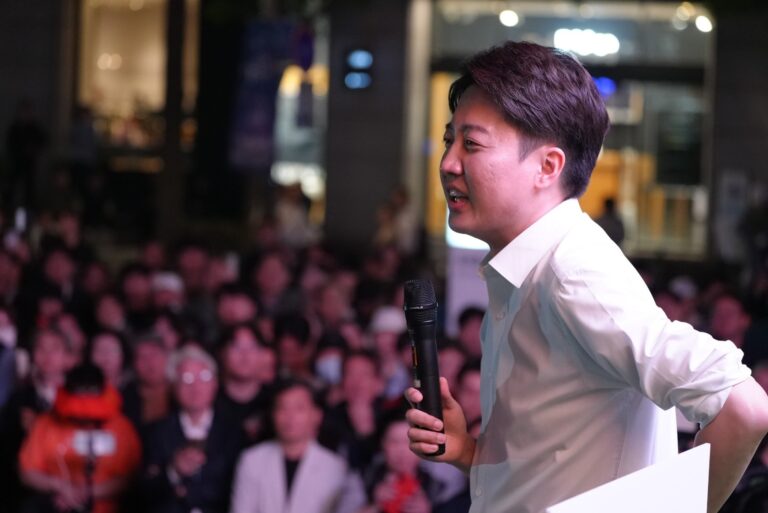 이준석의 계산된 혐오 발언, 저질 정치의 바닥을 드러냈다: 슬로우레터 5월28일.