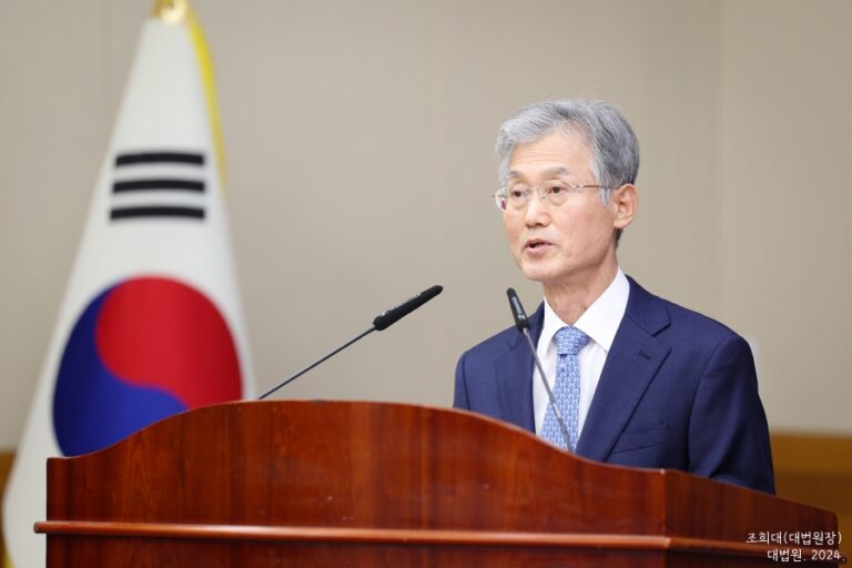 세 개의 파문: 대법원, 정치의 바다에 자신을 던지다