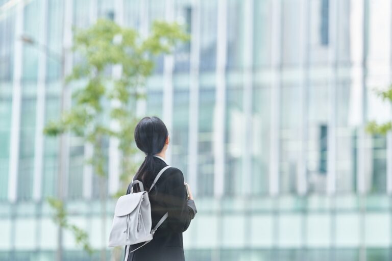 로제타와 마리엔탈 그리고 유토피아: 왜 좋은 일자리는 늘 부족한가