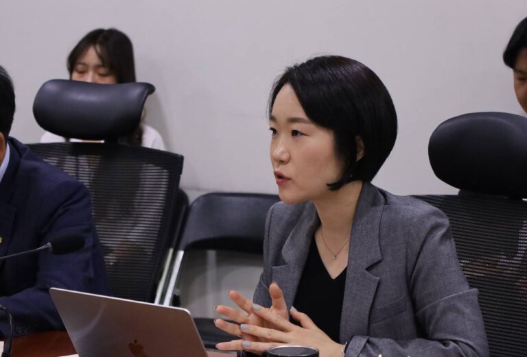 “세금 깎아줘서 배당 늘리게”, 이소영 법안에 민주당에서도 ‘부자 감세’ 논쟁.