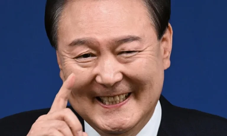 북한에 무인기 보내놓고 “강력 보복” 반발하자 박수치며 좋아했다: 슬로우레터 7월3일.