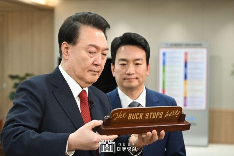 청와대 불려가 쪼인트 까이던 시절, 언론 장악 흑역사 끝낸다: 슬로우레터 8월6일.