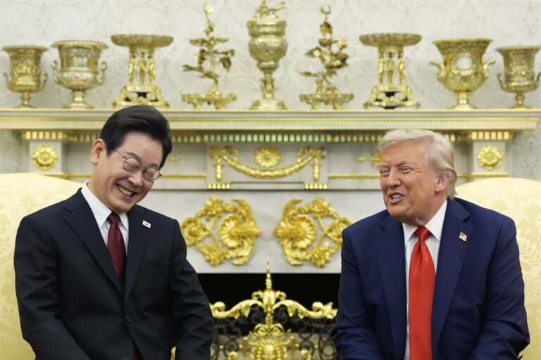 “피스메이커하시면 나는 페이스메이커”, 트럼프를 무장해제시킨 한 마디: 슬로우레터 8월26일.