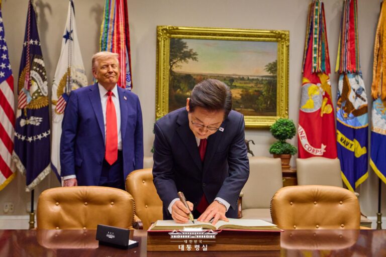 18조 원 지키려 488조 원 갖다 바치나, 차라리 관세 받고 국내 지원하는 게 나을 수도: 슬로우레터 9월15일.