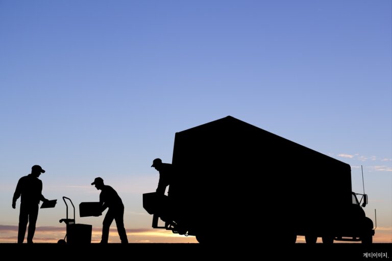 새벽 배송, 인간을 삼킨 시간