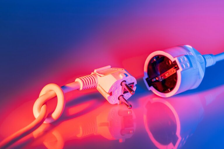 205조 원 한전 부채의 진짜 원인, 전기요금의 불편한 진실.