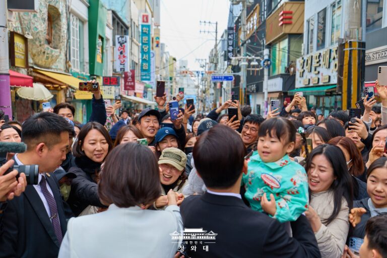 “과도한 선명성 경쟁은 반격의 명분”, 김어준과 선을 그은 이재명: 슬로우레터 3월17일. 