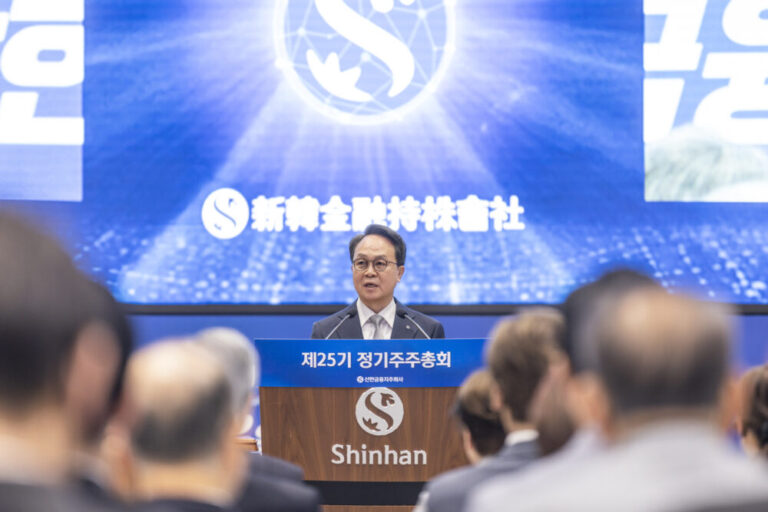 부패한 이너서클? 금융지주 CEO 모두 연임 성공했다.