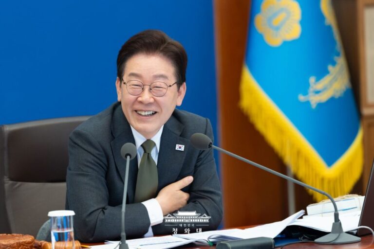 잘못을 인정하는 대통령, “이게 다 국민들 세금인데… 석유 최고가격제 비판 일리 있다”: 슬로우레터 4월15일.