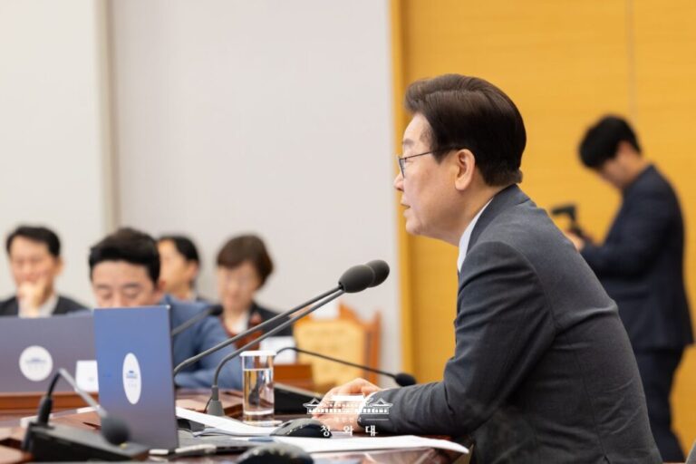 “다른 노동자들에 피해 준다”, 노동절 아침에 읽는 대통령의 삼성전자 노조 비판: 슬로우레터 5월1일.