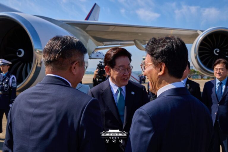 정청래 나오지 마라, 그 자리에 김민석이 대신 나갔다: 슬로우레터 6월10일.
