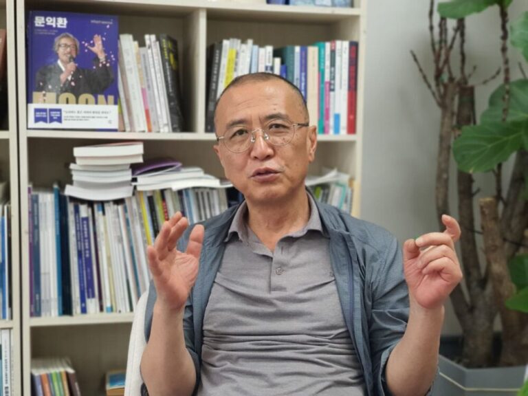 “우리는 모두 로봇에 대체될 것이다, 초기업 교섭을 할 수 없다면.”