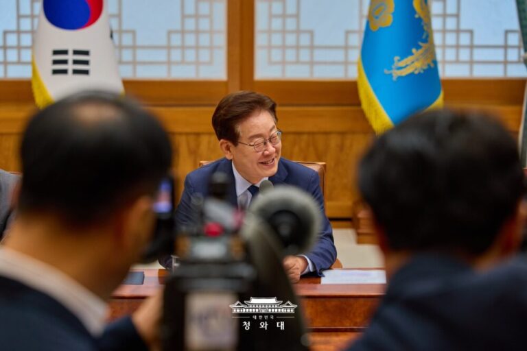 용인은 첫 삽 뜨기까지 6년, 광주 반도체 산단은 임기 안에 완공 목표: 슬로우레터 7월7일.