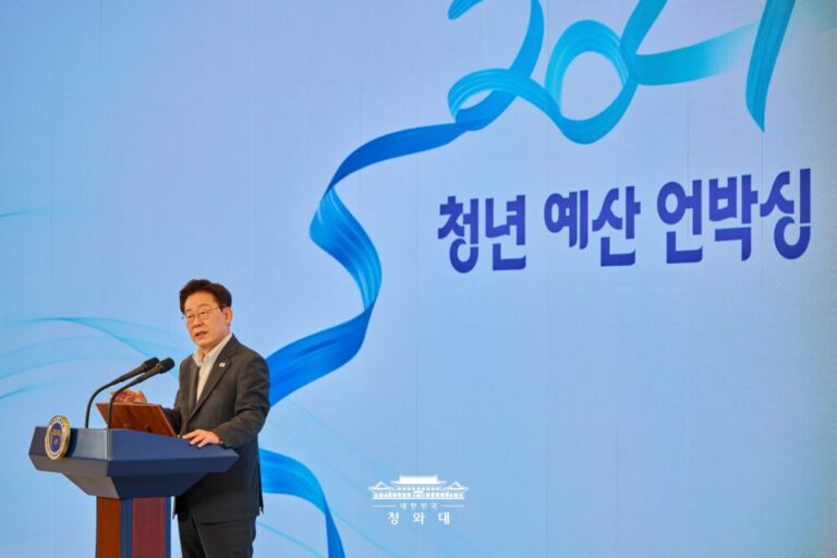 사법 리스크 집착이 리스크, 공소 취소 포기해야 지지율 회복한다: 슬로우레터 9월1일.