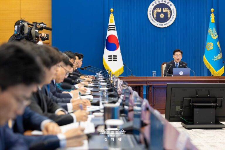 “바깥의 적보다 아픈 건 안에서 흔드는 말”, 이재명이 X에 공유한 글 심상치 않다: 슬로우레터 9월14일.