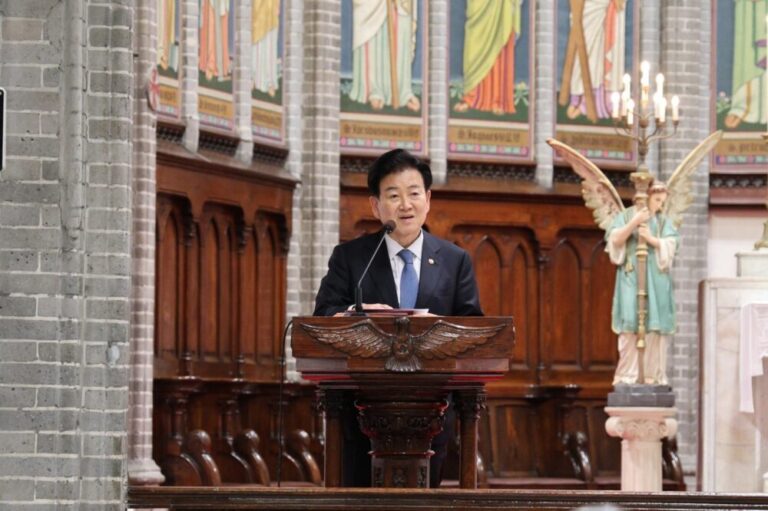 “이번에는 미국이 틀렸다”, 정동영을 치라는 미국의 압박에 이재명의 선택은?: 슬로우레터 10월13일.