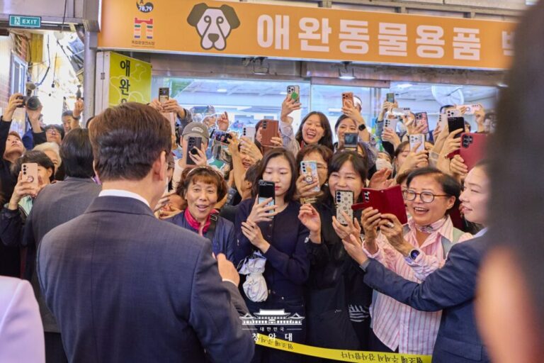 “무책임한 극단주의자들 선동이 유행처럼 번지고 있다”, 대통령이 밤 11시26분에 쓴 글: 슬로우레터 10월6일.