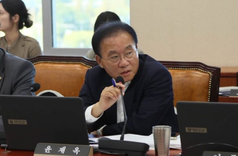 국힘 중진의 호통 “재계 5위 한화에서 왜 자꾸 중대 재해 벌어지나.”